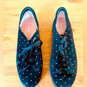 BeautiFeel suede sneakers black with polka dots tie laces